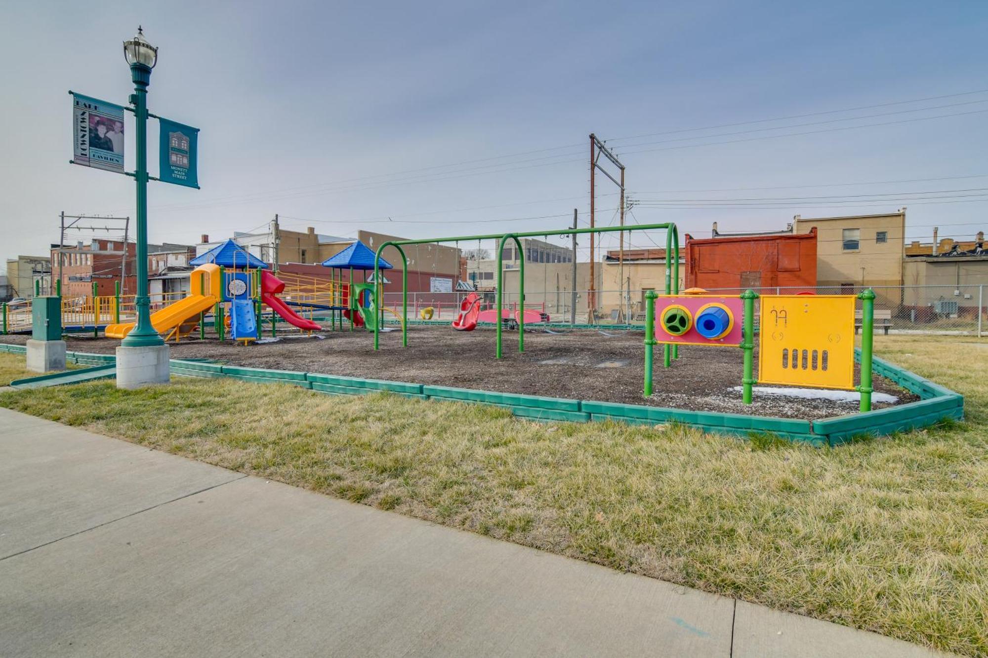 Dtwn Loft In The Heart Of Monett Pets Welcome! Exterior foto